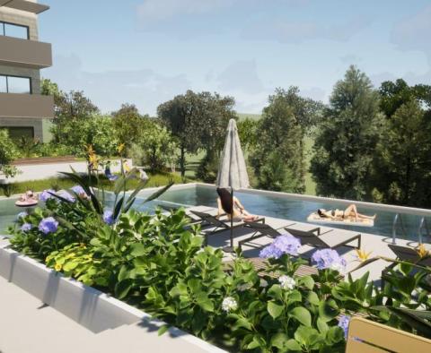 Элегантная новая резиденция с бассейном в 1,5 км от моря в районе Пореча - фото 20