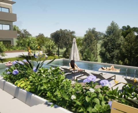 Элегантная новая резиденция с бассейном в 1,5 км от моря в районе Пореча - фото 22