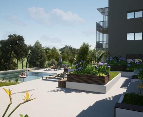 Элегантная новая резиденция с бассейном в 1,5 км от моря в районе Пореча - фото 25