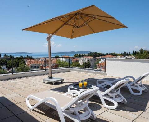 Exceptional duplex penthouse in Split outskirts with open sea views, just 250 meters from the sea - pic 2