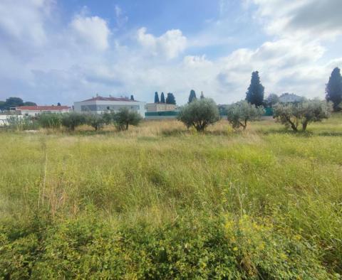 Unique urban land in Fažana, 50 meters from the beach 