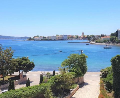 Turistická nemovitost s ideální polohou na předměstí Zadaru na 1. linii k moři - pic 4