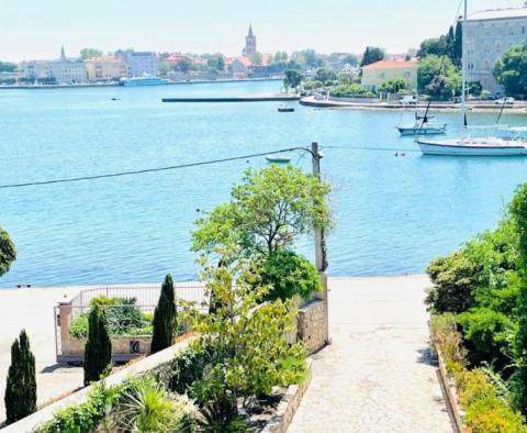 Turistická nemovitost s ideální polohou na předměstí Zadaru na 1. linii k moři - pic 11