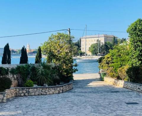 Turistická nemovitost s ideální polohou na předměstí Zadaru na 1. linii k moři - pic 13