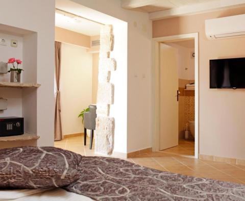 Butikový hotel se 7 pokoji u moře na Korčule - pic 27