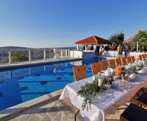 Impressive villa in the mounts overlooking Split riviera - pic 32