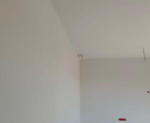 Apartmán v přízemí novostavby 100 metrů od moře, dvě ložnice, výhled na moře - Medulin - pic 11