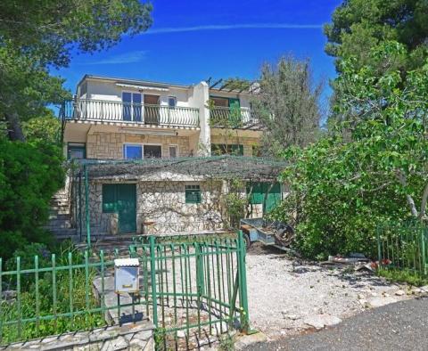 Haus in erster Meereslinie auf der Insel Solta zu verkaufen - foto 21