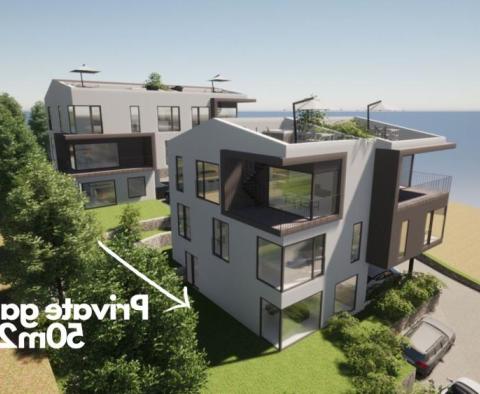 Přízemní byt se zahradou v novostavbě nedaleko Opatije a Rijeky 