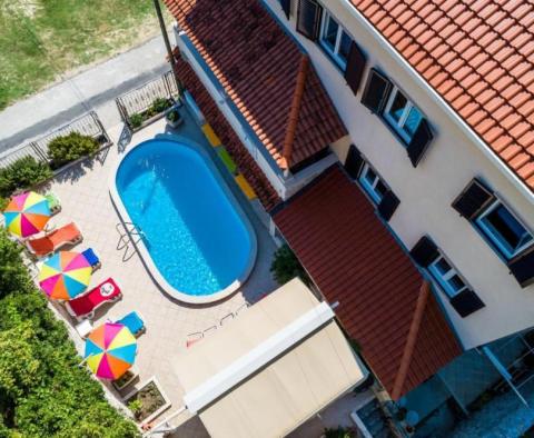 Magnifique hôtel en bord de mer avec restaurant et piscine dans la prestigieuse banlieue de Dubrovnik - pic 2
