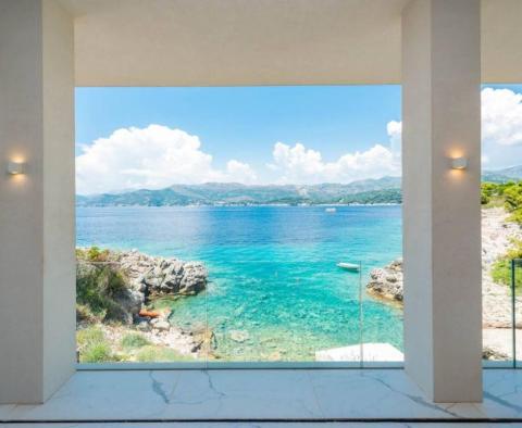 Новая современная вилла на берегу моря недалеко от Дубровника на одном из островов Элафити - фото 2
