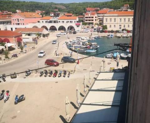 Tágas multifunkcionális ingatlan Starigradban, Hvar szigetén, a tenger mellett - pic 8