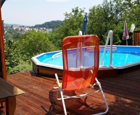 Красивая семейная вилла с бассейном в районе Врховец в Загребе - фото 6