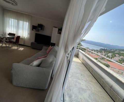 Preisgünstiges Apartment in Icici, 500 m vom Strand entfernt, Balkon, Panoramablick auf das Meer - foto 2