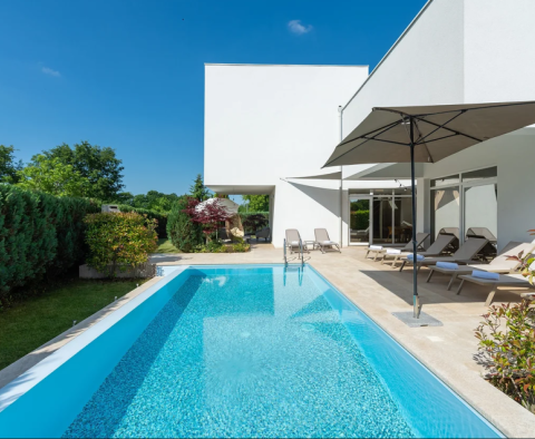 Superbe villa moderne avec intérieur design, piscine intérieure et bien-être - Quartier Zminj - pic 5