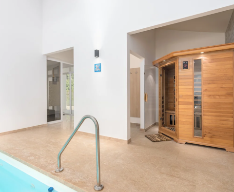 Superbe villa moderne avec intérieur design, piscine intérieure et bien-être - Quartier Zminj - pic 17