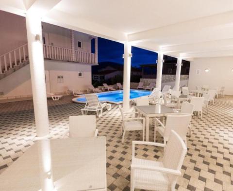 Апарт-отель с бассейном на Чиово в 100 метрах от моря - фото 11