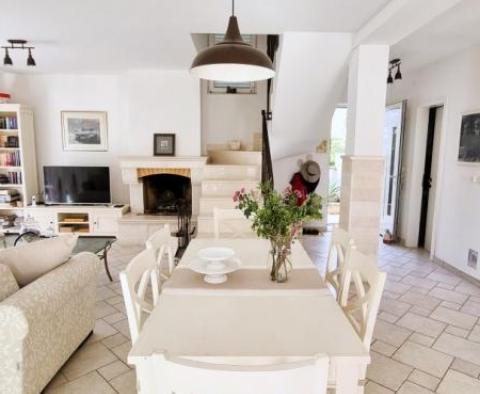 Beautiful three bedroom villa with swimming pool, wine cellar and terraces, 60 m from the sea  - pic 6