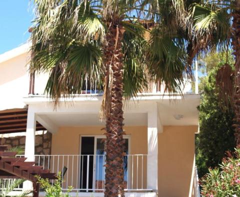 Detached three apartment house, 90 m from the sea on Vis island - pic 2