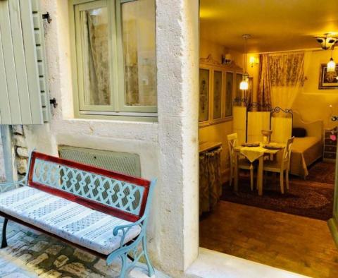 Charming apartment in the old town of famous Rovinj - pic 12