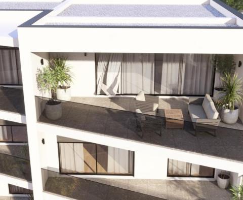 Luxus új apartman a tenger 1. vonalán Trogir területén - pic 6
