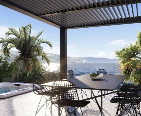Luxus penthouse az 1. vonalon Trogir környékén 