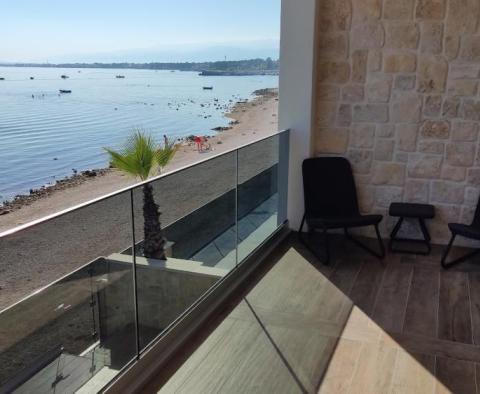 Moderní vila v první řadě k moři nedaleko Zadaru - nová současná krása! - pic 39