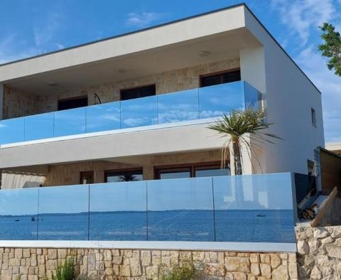 Moderní vila v první řadě k moři nedaleko Zadaru - nová současná krása! - pic 50