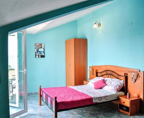 Dům 8 apartmánů ve Starigradu s výhledem na moře - pic 38