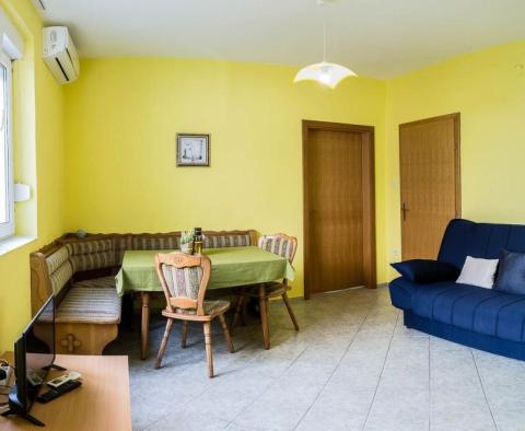 Dům 8 apartmánů ve Starigradu s výhledem na moře - pic 45