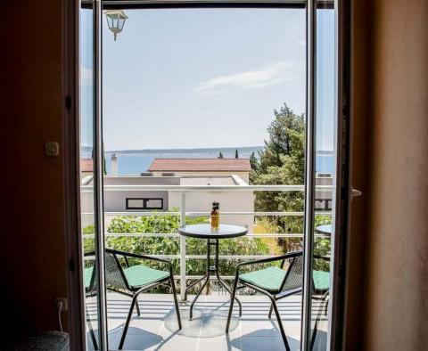 Dům 8 apartmánů ve Starigradu s výhledem na moře - pic 4
