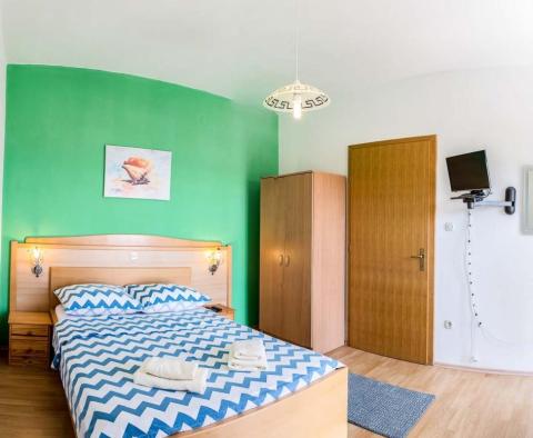 Dům 8 apartmánů ve Starigradu s výhledem na moře - pic 63