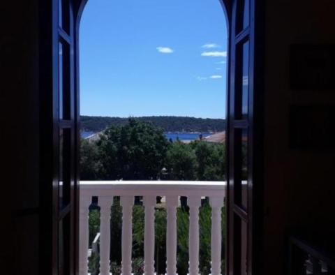 Propriété touristique de 5 appartements sur l'île de Rab, avec vue sur la mer - pic 5