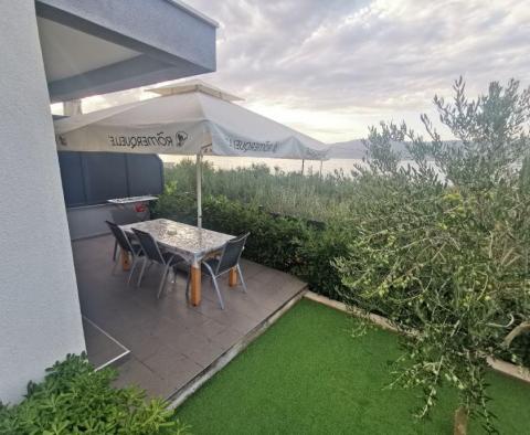 Haus zum Verkauf in Trogir, 15 Meter vom Meer entfernt - foto 3