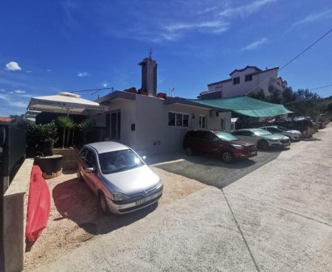 Dům na prodej v Trogiru 15 metrů od moře - pic 12