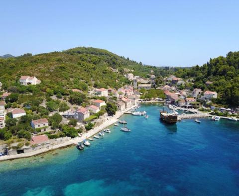 Исключительная далматинская каменная вилла на 1-й линии моря на острове недалеко от Дубровника. - фото 6