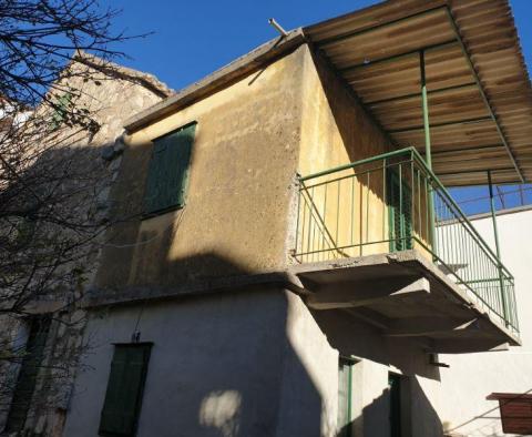 Maison au centre de Makarska à rénover - pic 2