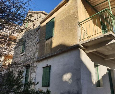 Maison au centre de Makarska à rénover - pic 9