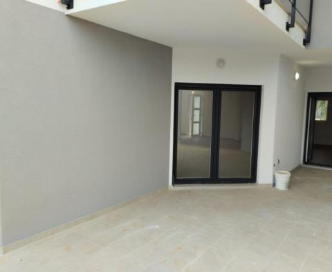 Новая квартира в Савудрии, Умаг, в 400 метрах от моря - фото 2