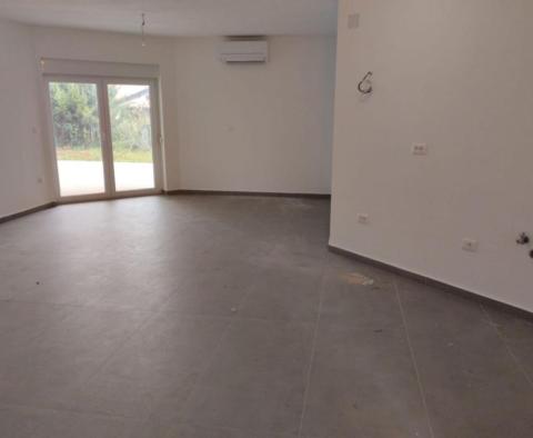 Новая квартира в Савудрии, Умаг, в 400 метрах от моря - фото 6