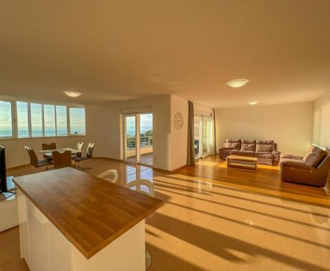 Одно из лучших предложений — новая квартира в Ичичи, Опатия с видом на море и гаражом. - фото 5