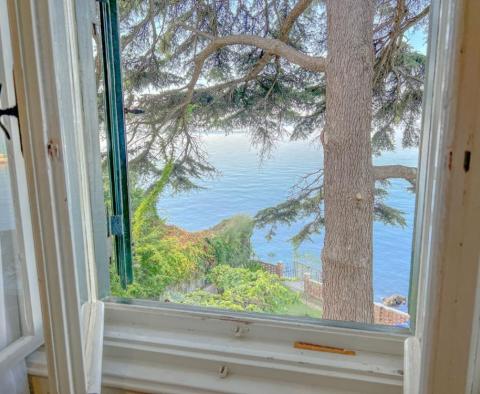 Apartment on the first row to the sea in Lovran, entire floor in a well-maintained historical villa with an entrance to the sea and a garden - pic 30
