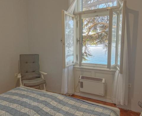 Apartment on the first row to the sea in Lovran, entire floor in a well-maintained historical villa with an entrance to the sea and a garden - pic 32
