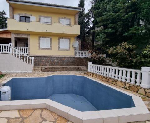 Villa with swimming pool, first row to the sea in Smokvica, Novi Vinodolski area 