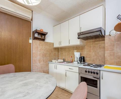 3 apartmanos ház Risikában, Vrbnik körzetében, Krk szigetén - pic 13