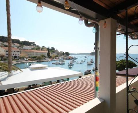 Attractive apartment on Hvar on the 1st line to the sea 