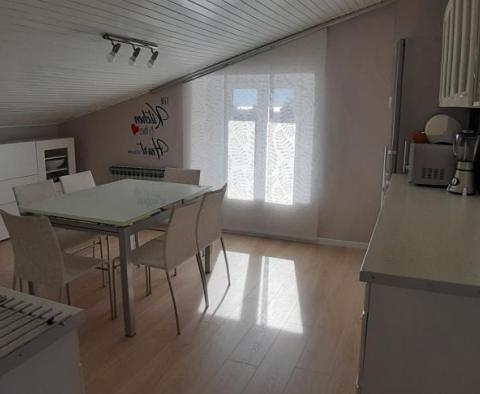 Apartmán v blízkosti moře se dvorem v super oblíbené čtvrti Stoja v Pule - pic 21