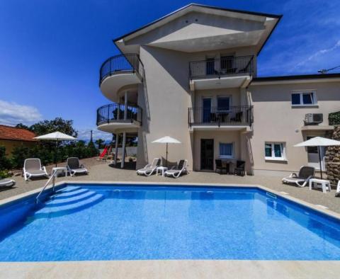 Villa von 380 m2 mit Panoramablick auf das Meer in Ika + angelegter Garten von 700 m2 - foto 2