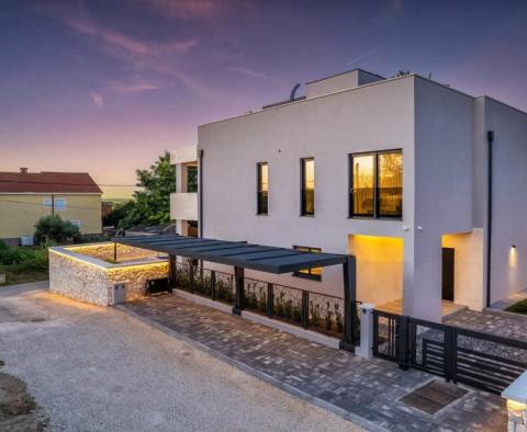 Nouvelle villa moderne à vendre à Privlaka en construction - pic 39