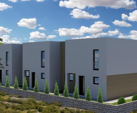 Nouveau complexe de trois appartements duplex avec piscines à Vodice - pic 6